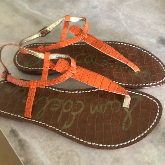 Sandals - Picture 2 of 4